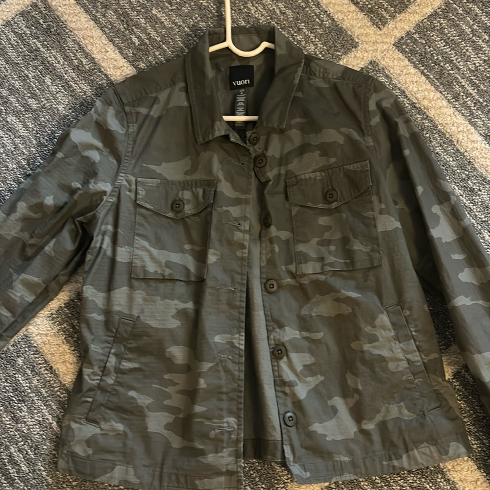 Vuori NWOT Ripstop Jacket Oregano Camo Medium